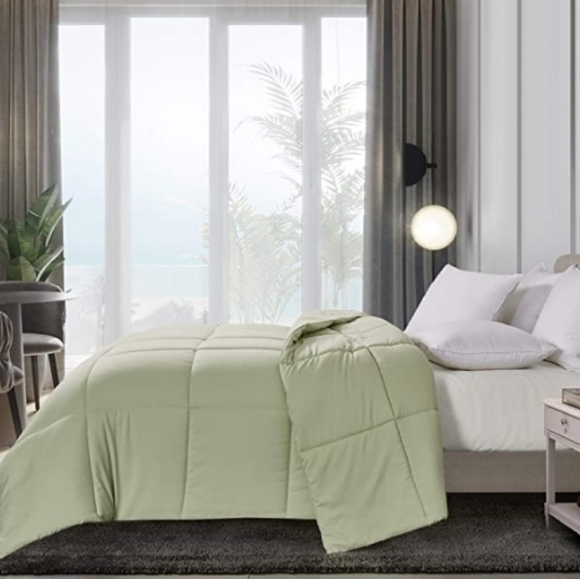 ROYAL LUXE SUPER SOFT ALL SEASON DOWN ALTERNATIVE COMFORTER, KING - Picture 7 of 7